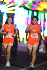 BIB: 28183, 28184
                            <button type="button" onclick="openModal(15310939)" class="btn btn-primary btn-sm float-right btn-popup" data-toggle="modal" data-target=".modal-high-quality">
                        <i class="fas fa-shopping-cart"></i> Add to Cart
                    </button>
                                            <button type="button" onclick="isThisMe(15310939, true)" class="btn btn-success btn-sm float-right btn-popup btn-isme hidden" data-toggle="tooltip" data-placement="bottom" title="นี่คือรูปของคุณใช่ไหม คลิกที่นี่เพื่อเอาเข้าอัลบั้ม">
                        <i class="fas fa-plus"></i> Add to album
                    </button>
                    <button type="button" onclick="isThisMe(15310939, false)" class="btn btn-warning btn-sm float-right btn-popup btn-isnotme hidden">
                        <i class="fas fa-ban"></i> Remove from album
                    </button>