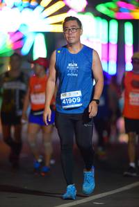 BIB: 2021, 41909
                            <button type="button" onclick="openModal(15310403)" class="btn btn-primary btn-sm float-right btn-popup" data-toggle="modal" data-target=".modal-high-quality">
                        <i class="fas fa-shopping-cart"></i> Add to Cart
                    </button>
                                            <button type="button" onclick="isThisMe(15310403, true)" class="btn btn-success btn-sm float-right btn-popup btn-isme hidden" data-toggle="tooltip" data-placement="bottom" title="นี่คือรูปของคุณใช่ไหม คลิกที่นี่เพื่อเอาเข้าอัลบั้ม">
                        <i class="fas fa-plus"></i> Add to album
                    </button>
                    <button type="button" onclick="isThisMe(15310403, false)" class="btn btn-warning btn-sm float-right btn-popup btn-isnotme hidden">
                        <i class="fas fa-ban"></i> Remove from album
                    </button>