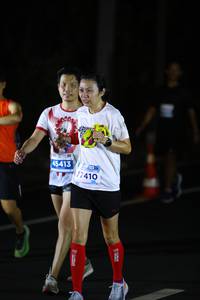 BIB: 45413, 77410
                            <button type="button" onclick="openModal(14504576)" class="btn btn-primary btn-sm float-right btn-popup" data-toggle="modal" data-target=".modal-high-quality">
                        <i class="fas fa-shopping-cart"></i> Add to Cart
                    </button>
                                            <button type="button" onclick="isThisMe(14504576, true)" class="btn btn-success btn-sm float-right btn-popup btn-isme hidden" data-toggle="tooltip" data-placement="bottom" title="นี่คือรูปของคุณใช่ไหม คลิกที่นี่เพื่อเอาเข้าอัลบั้ม">
                        <i class="fas fa-plus"></i> Add to album
                    </button>
                    <button type="button" onclick="isThisMe(14504576, false)" class="btn btn-warning btn-sm float-right btn-popup btn-isnotme hidden">
                        <i class="fas fa-ban"></i> Remove from album
                    </button>