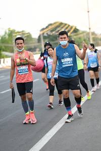 BIB: 41041, 40225
                            <button type="button" onclick="openModal(14363734)" class="btn btn-primary btn-sm float-right btn-popup" data-toggle="modal" data-target=".modal-high-quality">
                        <i class="fas fa-shopping-cart"></i> Add to Cart
                    </button>
                                            <button type="button" onclick="isThisMe(14363734, true)" class="btn btn-success btn-sm float-right btn-popup btn-isme hidden" data-toggle="tooltip" data-placement="bottom" title="นี่คือรูปของคุณใช่ไหม คลิกที่นี่เพื่อเอาเข้าอัลบั้ม">
                        <i class="fas fa-plus"></i> Add to album
                    </button>
                    <button type="button" onclick="isThisMe(14363734, false)" class="btn btn-warning btn-sm float-right btn-popup btn-isnotme hidden">
                        <i class="fas fa-ban"></i> Remove from album
                    </button>