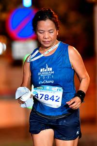BIB: 021, 47842
                            <button type="button" onclick="openModal(15589261)" class="btn btn-primary btn-sm float-right btn-popup" data-toggle="modal" data-target=".modal-high-quality">
                        <i class="fas fa-shopping-cart"></i> Add to Cart
                    </button>
                                            <button type="button" onclick="isThisMe(15589261, true)" class="btn btn-success btn-sm float-right btn-popup btn-isme hidden" data-toggle="tooltip" data-placement="bottom" title="นี่คือรูปของคุณใช่ไหม คลิกที่นี่เพื่อเอาเข้าอัลบั้ม">
                        <i class="fas fa-plus"></i> Add to album
                    </button>
                    <button type="button" onclick="isThisMe(15589261, false)" class="btn btn-warning btn-sm float-right btn-popup btn-isnotme hidden">
                        <i class="fas fa-ban"></i> Remove from album
                    </button>