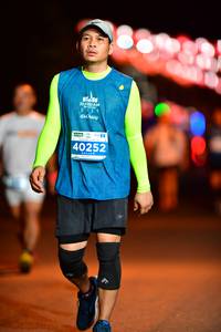 BIB: 221, 40252
                            <button type="button" onclick="openModal(15085912)" class="btn btn-primary btn-sm float-right btn-popup" data-toggle="modal" data-target=".modal-high-quality">
                        <i class="fas fa-shopping-cart"></i> Add to Cart
                    </button>
                                            <button type="button" onclick="isThisMe(15085912, true)" class="btn btn-success btn-sm float-right btn-popup btn-isme hidden" data-toggle="tooltip" data-placement="bottom" title="นี่คือรูปของคุณใช่ไหม คลิกที่นี่เพื่อเอาเข้าอัลบั้ม">
                        <i class="fas fa-plus"></i> Add to album
                    </button>
                    <button type="button" onclick="isThisMe(15085912, false)" class="btn btn-warning btn-sm float-right btn-popup btn-isnotme hidden">
                        <i class="fas fa-ban"></i> Remove from album
                    </button>