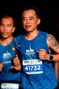 BIB: 42195, 41732
                            <button type="button" onclick="openModal(15587200)" class="btn btn-primary btn-sm float-right btn-popup" data-toggle="modal" data-target=".modal-high-quality">
                        <i class="fas fa-shopping-cart"></i> Add to Cart
                    </button>
                                            <button type="button" onclick="isThisMe(15587200, true)" class="btn btn-success btn-sm float-right btn-popup btn-isme hidden" data-toggle="tooltip" data-placement="bottom" title="นี่คือรูปของคุณใช่ไหม คลิกที่นี่เพื่อเอาเข้าอัลบั้ม">
                        <i class="fas fa-plus"></i> Add to album
                    </button>
                    <button type="button" onclick="isThisMe(15587200, false)" class="btn btn-warning btn-sm float-right btn-popup btn-isnotme hidden">
                        <i class="fas fa-ban"></i> Remove from album
                    </button>
