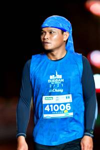 BIB: 221, 41006
                            <button type="button" onclick="openModal(15590358)" class="btn btn-primary btn-sm float-right btn-popup" data-toggle="modal" data-target=".modal-high-quality">
                        <i class="fas fa-shopping-cart"></i> Add to Cart
                    </button>
                                            <button type="button" onclick="isThisMe(15590358, true)" class="btn btn-success btn-sm float-right btn-popup btn-isme hidden" data-toggle="tooltip" data-placement="bottom" title="นี่คือรูปของคุณใช่ไหม คลิกที่นี่เพื่อเอาเข้าอัลบั้ม">
                        <i class="fas fa-plus"></i> Add to album
                    </button>
                    <button type="button" onclick="isThisMe(15590358, false)" class="btn btn-warning btn-sm float-right btn-popup btn-isnotme hidden">
                        <i class="fas fa-ban"></i> Remove from album
                    </button>