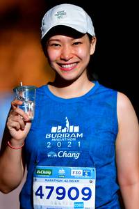 BIB: 5160, 42195, 47909, 0385
                            <button type="button" onclick="openModal(15591545)" class="btn btn-primary btn-sm float-right btn-popup" data-toggle="modal" data-target=".modal-high-quality">
                        <i class="fas fa-shopping-cart"></i> Add to Cart
                    </button>
                                            <button type="button" onclick="isThisMe(15591545, true)" class="btn btn-success btn-sm float-right btn-popup btn-isme hidden" data-toggle="tooltip" data-placement="bottom" title="นี่คือรูปของคุณใช่ไหม คลิกที่นี่เพื่อเอาเข้าอัลบั้ม">
                        <i class="fas fa-plus"></i> Add to album
                    </button>
                    <button type="button" onclick="isThisMe(15591545, false)" class="btn btn-warning btn-sm float-right btn-popup btn-isnotme hidden">
                        <i class="fas fa-ban"></i> Remove from album
                    </button>