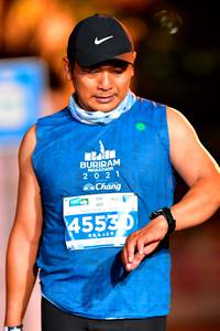 BIB: 100, 45530
                            <button type="button" onclick="openModal(15588689)" class="btn btn-primary btn-sm float-right btn-popup" data-toggle="modal" data-target=".modal-high-quality">
                        <i class="fas fa-shopping-cart"></i> Add to Cart
                    </button>
                                            <button type="button" onclick="isThisMe(15588689, true)" class="btn btn-success btn-sm float-right btn-popup btn-isme hidden" data-toggle="tooltip" data-placement="bottom" title="นี่คือรูปของคุณใช่ไหม คลิกที่นี่เพื่อเอาเข้าอัลบั้ม">
                        <i class="fas fa-plus"></i> Add to album
                    </button>
                    <button type="button" onclick="isThisMe(15588689, false)" class="btn btn-warning btn-sm float-right btn-popup btn-isnotme hidden">
                        <i class="fas fa-ban"></i> Remove from album
                    </button>