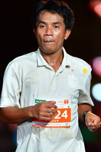 BIB: 211
                            <button type="button" onclick="openModal(15314009)" class="btn btn-primary btn-sm float-right btn-popup" data-toggle="modal" data-target=".modal-high-quality">
                        <i class="fas fa-shopping-cart"></i> Add to Cart
                    </button>
                                            <button type="button" onclick="isThisMe(15314009, true)" class="btn btn-success btn-sm float-right btn-popup btn-isme hidden" data-toggle="tooltip" data-placement="bottom" title="นี่คือรูปของคุณใช่ไหม คลิกที่นี่เพื่อเอาเข้าอัลบั้ม">
                        <i class="fas fa-plus"></i> Add to album
                    </button>
                    <button type="button" onclick="isThisMe(15314009, false)" class="btn btn-warning btn-sm float-right btn-popup btn-isnotme hidden">
                        <i class="fas fa-ban"></i> Remove from album
                    </button>