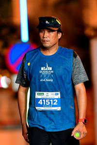 BIB: 021, 41512
                            <button type="button" onclick="openModal(15592029)" class="btn btn-primary btn-sm float-right btn-popup" data-toggle="modal" data-target=".modal-high-quality">
                        <i class="fas fa-shopping-cart"></i> Add to Cart
                    </button>
                                            <button type="button" onclick="isThisMe(15592029, true)" class="btn btn-success btn-sm float-right btn-popup btn-isme hidden" data-toggle="tooltip" data-placement="bottom" title="นี่คือรูปของคุณใช่ไหม คลิกที่นี่เพื่อเอาเข้าอัลบั้ม">
                        <i class="fas fa-plus"></i> Add to album
                    </button>
                    <button type="button" onclick="isThisMe(15592029, false)" class="btn btn-warning btn-sm float-right btn-popup btn-isnotme hidden">
                        <i class="fas fa-ban"></i> Remove from album
                    </button>