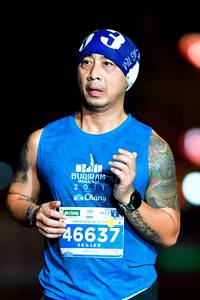 BIB: 42195, 46637
                            <button type="button" onclick="openModal(15591085)" class="btn btn-primary btn-sm float-right btn-popup" data-toggle="modal" data-target=".modal-high-quality">
                        <i class="fas fa-shopping-cart"></i> Add to Cart
                    </button>
                                            <button type="button" onclick="isThisMe(15591085, true)" class="btn btn-success btn-sm float-right btn-popup btn-isme hidden" data-toggle="tooltip" data-placement="bottom" title="นี่คือรูปของคุณใช่ไหม คลิกที่นี่เพื่อเอาเข้าอัลบั้ม">
                        <i class="fas fa-plus"></i> Add to album
                    </button>
                    <button type="button" onclick="isThisMe(15591085, false)" class="btn btn-warning btn-sm float-right btn-popup btn-isnotme hidden">
                        <i class="fas fa-ban"></i> Remove from album
                    </button>