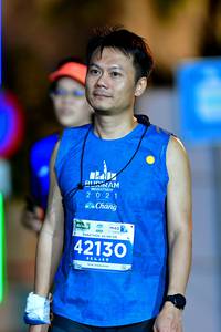 BIB: 42195, 42130
                            <button type="button" onclick="openModal(15588442)" class="btn btn-primary btn-sm float-right btn-popup" data-toggle="modal" data-target=".modal-high-quality">
                        <i class="fas fa-shopping-cart"></i> Add to Cart
                    </button>
                                            <button type="button" onclick="isThisMe(15588442, true)" class="btn btn-success btn-sm float-right btn-popup btn-isme hidden" data-toggle="tooltip" data-placement="bottom" title="นี่คือรูปของคุณใช่ไหม คลิกที่นี่เพื่อเอาเข้าอัลบั้ม">
                        <i class="fas fa-plus"></i> Add to album
                    </button>
                    <button type="button" onclick="isThisMe(15588442, false)" class="btn btn-warning btn-sm float-right btn-popup btn-isnotme hidden">
                        <i class="fas fa-ban"></i> Remove from album
                    </button>