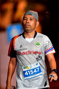 BIB: 42195, 41547
                            <button type="button" onclick="openModal(15593171)" class="btn btn-primary btn-sm float-right btn-popup" data-toggle="modal" data-target=".modal-high-quality">
                        <i class="fas fa-shopping-cart"></i> Add to Cart
                    </button>
                                            <button type="button" onclick="isThisMe(15593171, true)" class="btn btn-success btn-sm float-right btn-popup btn-isme hidden" data-toggle="tooltip" data-placement="bottom" title="นี่คือรูปของคุณใช่ไหม คลิกที่นี่เพื่อเอาเข้าอัลบั้ม">
                        <i class="fas fa-plus"></i> Add to album
                    </button>
                    <button type="button" onclick="isThisMe(15593171, false)" class="btn btn-warning btn-sm float-right btn-popup btn-isnotme hidden">
                        <i class="fas fa-ban"></i> Remove from album
                    </button>