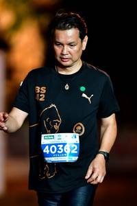 BIB: 40362
                            <button type="button" onclick="openModal(15592962)" class="btn btn-primary btn-sm float-right btn-popup" data-toggle="modal" data-target=".modal-high-quality">
                        <i class="fas fa-shopping-cart"></i> Add to Cart
                    </button>
                                            <button type="button" onclick="isThisMe(15592962, true)" class="btn btn-success btn-sm float-right btn-popup btn-isme hidden" data-toggle="tooltip" data-placement="bottom" title="นี่คือรูปของคุณใช่ไหม คลิกที่นี่เพื่อเอาเข้าอัลบั้ม">
                        <i class="fas fa-plus"></i> Add to album
                    </button>
                    <button type="button" onclick="isThisMe(15592962, false)" class="btn btn-warning btn-sm float-right btn-popup btn-isnotme hidden">
                        <i class="fas fa-ban"></i> Remove from album
                    </button>
