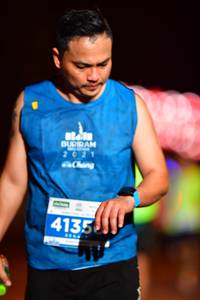 BIB: 2021, 4135
                            <button type="button" onclick="openModal(13813674)" class="btn btn-primary btn-sm float-right btn-popup" data-toggle="modal" data-target=".modal-high-quality">
                        <i class="fas fa-shopping-cart"></i> Add to Cart
                    </button>
                                            <button type="button" onclick="isThisMe(13813674, true)" class="btn btn-success btn-sm float-right btn-popup btn-isme hidden" data-toggle="tooltip" data-placement="bottom" title="นี่คือรูปของคุณใช่ไหม คลิกที่นี่เพื่อเอาเข้าอัลบั้ม">
                        <i class="fas fa-plus"></i> Add to album
                    </button>
                    <button type="button" onclick="isThisMe(13813674, false)" class="btn btn-warning btn-sm float-right btn-popup btn-isnotme hidden">
                        <i class="fas fa-ban"></i> Remove from album
                    </button>