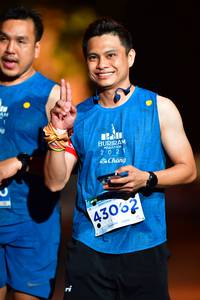 BIB: 43062
                            <button type="button" onclick="openModal(15085622)" class="btn btn-primary btn-sm float-right btn-popup" data-toggle="modal" data-target=".modal-high-quality">
                        <i class="fas fa-shopping-cart"></i> Add to Cart
                    </button>
                                            <button type="button" onclick="isThisMe(15085622, true)" class="btn btn-success btn-sm float-right btn-popup btn-isme hidden" data-toggle="tooltip" data-placement="bottom" title="นี่คือรูปของคุณใช่ไหม คลิกที่นี่เพื่อเอาเข้าอัลบั้ม">
                        <i class="fas fa-plus"></i> Add to album
                    </button>
                    <button type="button" onclick="isThisMe(15085622, false)" class="btn btn-warning btn-sm float-right btn-popup btn-isnotme hidden">
                        <i class="fas fa-ban"></i> Remove from album
                    </button>