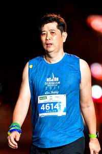 BIB: 425, 46141
                            <button type="button" onclick="openModal(15590441)" class="btn btn-primary btn-sm float-right btn-popup" data-toggle="modal" data-target=".modal-high-quality">
                        <i class="fas fa-shopping-cart"></i> Add to Cart
                    </button>
                                            <button type="button" onclick="isThisMe(15590441, true)" class="btn btn-success btn-sm float-right btn-popup btn-isme hidden" data-toggle="tooltip" data-placement="bottom" title="นี่คือรูปของคุณใช่ไหม คลิกที่นี่เพื่อเอาเข้าอัลบั้ม">
                        <i class="fas fa-plus"></i> Add to album
                    </button>
                    <button type="button" onclick="isThisMe(15590441, false)" class="btn btn-warning btn-sm float-right btn-popup btn-isnotme hidden">
                        <i class="fas fa-ban"></i> Remove from album
                    </button>