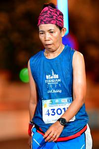 BIB: 4215, 430
                            <button type="button" onclick="openModal(15589307)" class="btn btn-primary btn-sm float-right btn-popup" data-toggle="modal" data-target=".modal-high-quality">
                        <i class="fas fa-shopping-cart"></i> Add to Cart
                    </button>
                                            <button type="button" onclick="isThisMe(15589307, true)" class="btn btn-success btn-sm float-right btn-popup btn-isme hidden" data-toggle="tooltip" data-placement="bottom" title="นี่คือรูปของคุณใช่ไหม คลิกที่นี่เพื่อเอาเข้าอัลบั้ม">
                        <i class="fas fa-plus"></i> Add to album
                    </button>
                    <button type="button" onclick="isThisMe(15589307, false)" class="btn btn-warning btn-sm float-right btn-popup btn-isnotme hidden">
                        <i class="fas fa-ban"></i> Remove from album
                    </button>