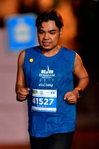 BIB: 2021, 41527
                            <button type="button" onclick="openModal(15586346)" class="btn btn-primary btn-sm float-right btn-popup" data-toggle="modal" data-target=".modal-high-quality">
                        <i class="fas fa-shopping-cart"></i> Add to Cart
                    </button>
                                            <button type="button" onclick="isThisMe(15586346, true)" class="btn btn-success btn-sm float-right btn-popup btn-isme hidden" data-toggle="tooltip" data-placement="bottom" title="นี่คือรูปของคุณใช่ไหม คลิกที่นี่เพื่อเอาเข้าอัลบั้ม">
                        <i class="fas fa-plus"></i> Add to album
                    </button>
                    <button type="button" onclick="isThisMe(15586346, false)" class="btn btn-warning btn-sm float-right btn-popup btn-isnotme hidden">
                        <i class="fas fa-ban"></i> Remove from album
                    </button>
