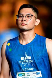 BIB: 0949, 42195
                            <button type="button" onclick="openModal(15592461)" class="btn btn-primary btn-sm float-right btn-popup" data-toggle="modal" data-target=".modal-high-quality">
                        <i class="fas fa-shopping-cart"></i> Add to Cart
                    </button>
                                            <button type="button" onclick="isThisMe(15592461, true)" class="btn btn-success btn-sm float-right btn-popup btn-isme hidden" data-toggle="tooltip" data-placement="bottom" title="นี่คือรูปของคุณใช่ไหม คลิกที่นี่เพื่อเอาเข้าอัลบั้ม">
                        <i class="fas fa-plus"></i> Add to album
                    </button>
                    <button type="button" onclick="isThisMe(15592461, false)" class="btn btn-warning btn-sm float-right btn-popup btn-isnotme hidden">
                        <i class="fas fa-ban"></i> Remove from album
                    </button>