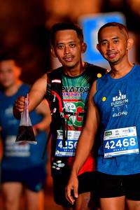 BIB: 201, 425, 42468
                            <button type="button" onclick="openModal(15586476)" class="btn btn-primary btn-sm float-right btn-popup" data-toggle="modal" data-target=".modal-high-quality">
                        <i class="fas fa-shopping-cart"></i> Add to Cart
                    </button>
                                            <button type="button" onclick="isThisMe(15586476, true)" class="btn btn-success btn-sm float-right btn-popup btn-isme hidden" data-toggle="tooltip" data-placement="bottom" title="นี่คือรูปของคุณใช่ไหม คลิกที่นี่เพื่อเอาเข้าอัลบั้ม">
                        <i class="fas fa-plus"></i> Add to album
                    </button>
                    <button type="button" onclick="isThisMe(15586476, false)" class="btn btn-warning btn-sm float-right btn-popup btn-isnotme hidden">
                        <i class="fas fa-ban"></i> Remove from album
                    </button>