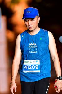 BIB: 41209
                            <button type="button" onclick="openModal(15591765)" class="btn btn-primary btn-sm float-right btn-popup" data-toggle="modal" data-target=".modal-high-quality">
                        <i class="fas fa-shopping-cart"></i> Add to Cart
                    </button>
                                            <button type="button" onclick="isThisMe(15591765, true)" class="btn btn-success btn-sm float-right btn-popup btn-isme hidden" data-toggle="tooltip" data-placement="bottom" title="นี่คือรูปของคุณใช่ไหม คลิกที่นี่เพื่อเอาเข้าอัลบั้ม">
                        <i class="fas fa-plus"></i> Add to album
                    </button>
                    <button type="button" onclick="isThisMe(15591765, false)" class="btn btn-warning btn-sm float-right btn-popup btn-isnotme hidden">
                        <i class="fas fa-ban"></i> Remove from album
                    </button>