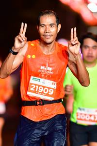 BIB: 202, 21909, 047
                            <button type="button" onclick="openModal(15313111)" class="btn btn-primary btn-sm float-right btn-popup" data-toggle="modal" data-target=".modal-high-quality">
                        <i class="fas fa-shopping-cart"></i> Add to Cart
                    </button>
                                            <button type="button" onclick="isThisMe(15313111, true)" class="btn btn-success btn-sm float-right btn-popup btn-isme hidden" data-toggle="tooltip" data-placement="bottom" title="นี่คือรูปของคุณใช่ไหม คลิกที่นี่เพื่อเอาเข้าอัลบั้ม">
                        <i class="fas fa-plus"></i> Add to album
                    </button>
                    <button type="button" onclick="isThisMe(15313111, false)" class="btn btn-warning btn-sm float-right btn-popup btn-isnotme hidden">
                        <i class="fas fa-ban"></i> Remove from album
                    </button>
