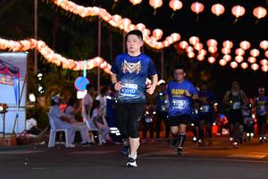 BIB: 41010
                            <button type="button" onclick="openModal(14217327)" class="btn btn-primary btn-sm float-right btn-popup" data-toggle="modal" data-target=".modal-high-quality">
                        <i class="fas fa-shopping-cart"></i> Add to Cart
                    </button>
                                            <button type="button" onclick="isThisMe(14217327, true)" class="btn btn-success btn-sm float-right btn-popup btn-isme hidden" data-toggle="tooltip" data-placement="bottom" title="นี่คือรูปของคุณใช่ไหม คลิกที่นี่เพื่อเอาเข้าอัลบั้ม">
                        <i class="fas fa-plus"></i> Add to album
                    </button>
                    <button type="button" onclick="isThisMe(14217327, false)" class="btn btn-warning btn-sm float-right btn-popup btn-isnotme hidden">
                        <i class="fas fa-ban"></i> Remove from album
                    </button>
