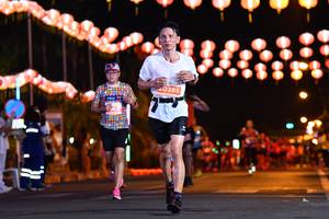BIB: 0385
                            <button type="button" onclick="openModal(13893546)" class="btn btn-primary btn-sm float-right btn-popup" data-toggle="modal" data-target=".modal-high-quality">
                        <i class="fas fa-shopping-cart"></i> Add to Cart
                    </button>
                                            <button type="button" onclick="isThisMe(13893546, true)" class="btn btn-success btn-sm float-right btn-popup btn-isme hidden" data-toggle="tooltip" data-placement="bottom" title="นี่คือรูปของคุณใช่ไหม คลิกที่นี่เพื่อเอาเข้าอัลบั้ม">
                        <i class="fas fa-plus"></i> Add to album
                    </button>
                    <button type="button" onclick="isThisMe(13893546, false)" class="btn btn-warning btn-sm float-right btn-popup btn-isnotme hidden">
                        <i class="fas fa-ban"></i> Remove from album
                    </button>