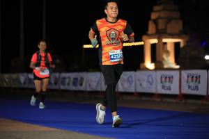 BIB: 42570
                            <button type="button" onclick="openModal(15072912)" class="btn btn-primary btn-sm float-right btn-popup" data-toggle="modal" data-target=".modal-high-quality">
                        <i class="fas fa-shopping-cart"></i> Add to Cart
                    </button>
                                            <button type="button" onclick="isThisMe(15072912, true)" class="btn btn-success btn-sm float-right btn-popup btn-isme hidden" data-toggle="tooltip" data-placement="bottom" title="นี่คือรูปของคุณใช่ไหม คลิกที่นี่เพื่อเอาเข้าอัลบั้ม">
                        <i class="fas fa-plus"></i> Add to album
                    </button>
                    <button type="button" onclick="isThisMe(15072912, false)" class="btn btn-warning btn-sm float-right btn-popup btn-isnotme hidden">
                        <i class="fas fa-ban"></i> Remove from album
                    </button>