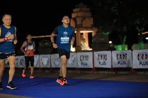 BIB: 46355, 100
                            <button type="button" onclick="openModal(15063707)" class="btn btn-primary btn-sm float-right btn-popup" data-toggle="modal" data-target=".modal-high-quality">
                        <i class="fas fa-shopping-cart"></i> Add to Cart
                    </button>
                                            <button type="button" onclick="isThisMe(15063707, true)" class="btn btn-success btn-sm float-right btn-popup btn-isme hidden" data-toggle="tooltip" data-placement="bottom" title="นี่คือรูปของคุณใช่ไหม คลิกที่นี่เพื่อเอาเข้าอัลบั้ม">
                        <i class="fas fa-plus"></i> Add to album
                    </button>
                    <button type="button" onclick="isThisMe(15063707, false)" class="btn btn-warning btn-sm float-right btn-popup btn-isnotme hidden">
                        <i class="fas fa-ban"></i> Remove from album
                    </button>