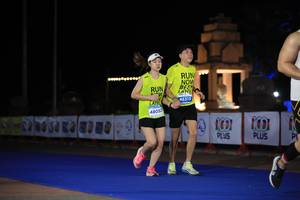 BIB: 46313, 48052, 1001
                            <button type="button" onclick="openModal(15057317)" class="btn btn-primary btn-sm float-right btn-popup" data-toggle="modal" data-target=".modal-high-quality">
                        <i class="fas fa-shopping-cart"></i> Add to Cart
                    </button>
                                            <button type="button" onclick="isThisMe(15057317, true)" class="btn btn-success btn-sm float-right btn-popup btn-isme hidden" data-toggle="tooltip" data-placement="bottom" title="นี่คือรูปของคุณใช่ไหม คลิกที่นี่เพื่อเอาเข้าอัลบั้ม">
                        <i class="fas fa-plus"></i> Add to album
                    </button>
                    <button type="button" onclick="isThisMe(15057317, false)" class="btn btn-warning btn-sm float-right btn-popup btn-isnotme hidden">
                        <i class="fas fa-ban"></i> Remove from album
                    </button>