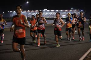 BIB: 26676
                            <button type="button" onclick="openModal(15273520)" class="btn btn-primary btn-sm float-right btn-popup" data-toggle="modal" data-target=".modal-high-quality">
                        <i class="fas fa-shopping-cart"></i> Add to Cart
                    </button>
                                            <button type="button" onclick="isThisMe(15273520, true)" class="btn btn-success btn-sm float-right btn-popup btn-isme hidden" data-toggle="tooltip" data-placement="bottom" title="นี่คือรูปของคุณใช่ไหม คลิกที่นี่เพื่อเอาเข้าอัลบั้ม">
                        <i class="fas fa-plus"></i> Add to album
                    </button>
                    <button type="button" onclick="isThisMe(15273520, false)" class="btn btn-warning btn-sm float-right btn-popup btn-isnotme hidden">
                        <i class="fas fa-ban"></i> Remove from album
                    </button>