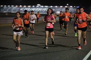 BIB: 70770
                            <button type="button" onclick="openModal(15276086)" class="btn btn-primary btn-sm float-right btn-popup" data-toggle="modal" data-target=".modal-high-quality">
                        <i class="fas fa-shopping-cart"></i> Add to Cart
                    </button>
                                            <button type="button" onclick="isThisMe(15276086, true)" class="btn btn-success btn-sm float-right btn-popup btn-isme hidden" data-toggle="tooltip" data-placement="bottom" title="นี่คือรูปของคุณใช่ไหม คลิกที่นี่เพื่อเอาเข้าอัลบั้ม">
                        <i class="fas fa-plus"></i> Add to album
                    </button>
                    <button type="button" onclick="isThisMe(15276086, false)" class="btn btn-warning btn-sm float-right btn-popup btn-isnotme hidden">
                        <i class="fas fa-ban"></i> Remove from album
                    </button>