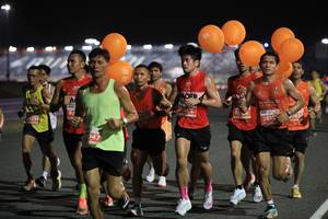 BIB: 296, 2616, 0837, 147
                            <button type="button" onclick="openModal(15272762)" class="btn btn-primary btn-sm float-right btn-popup" data-toggle="modal" data-target=".modal-high-quality">
                        <i class="fas fa-shopping-cart"></i> Add to Cart
                    </button>
                                            <button type="button" onclick="isThisMe(15272762, true)" class="btn btn-success btn-sm float-right btn-popup btn-isme hidden" data-toggle="tooltip" data-placement="bottom" title="นี่คือรูปของคุณใช่ไหม คลิกที่นี่เพื่อเอาเข้าอัลบั้ม">
                        <i class="fas fa-plus"></i> Add to album
                    </button>
                    <button type="button" onclick="isThisMe(15272762, false)" class="btn btn-warning btn-sm float-right btn-popup btn-isnotme hidden">
                        <i class="fas fa-ban"></i> Remove from album
                    </button>