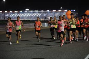 BIB: 147, 1000, 20228
                            <button type="button" onclick="openModal(15272704)" class="btn btn-primary btn-sm float-right btn-popup" data-toggle="modal" data-target=".modal-high-quality">
                        <i class="fas fa-shopping-cart"></i> Add to Cart
                    </button>
                                            <button type="button" onclick="isThisMe(15272704, true)" class="btn btn-success btn-sm float-right btn-popup btn-isme hidden" data-toggle="tooltip" data-placement="bottom" title="นี่คือรูปของคุณใช่ไหม คลิกที่นี่เพื่อเอาเข้าอัลบั้ม">
                        <i class="fas fa-plus"></i> Add to album
                    </button>
                    <button type="button" onclick="isThisMe(15272704, false)" class="btn btn-warning btn-sm float-right btn-popup btn-isnotme hidden">
                        <i class="fas fa-ban"></i> Remove from album
                    </button>