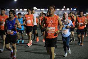 BIB: 0944, 29831, 27596
                            <button type="button" onclick="openModal(15277976)" class="btn btn-primary btn-sm float-right btn-popup" data-toggle="modal" data-target=".modal-high-quality">
                        <i class="fas fa-shopping-cart"></i> Add to Cart
                    </button>
                                            <button type="button" onclick="isThisMe(15277976, true)" class="btn btn-success btn-sm float-right btn-popup btn-isme hidden" data-toggle="tooltip" data-placement="bottom" title="นี่คือรูปของคุณใช่ไหม คลิกที่นี่เพื่อเอาเข้าอัลบั้ม">
                        <i class="fas fa-plus"></i> Add to album
                    </button>
                    <button type="button" onclick="isThisMe(15277976, false)" class="btn btn-warning btn-sm float-right btn-popup btn-isnotme hidden">
                        <i class="fas fa-ban"></i> Remove from album
                    </button>