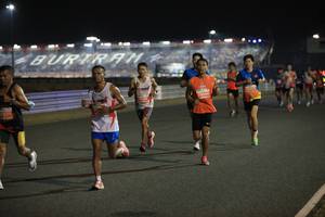 BIB: 1054, 7071
                            <button type="button" onclick="openModal(15272420)" class="btn btn-primary btn-sm float-right btn-popup" data-toggle="modal" data-target=".modal-high-quality">
                        <i class="fas fa-shopping-cart"></i> Add to Cart
                    </button>
                                            <button type="button" onclick="isThisMe(15272420, true)" class="btn btn-success btn-sm float-right btn-popup btn-isme hidden" data-toggle="tooltip" data-placement="bottom" title="นี่คือรูปของคุณใช่ไหม คลิกที่นี่เพื่อเอาเข้าอัลบั้ม">
                        <i class="fas fa-plus"></i> Add to album
                    </button>
                    <button type="button" onclick="isThisMe(15272420, false)" class="btn btn-warning btn-sm float-right btn-popup btn-isnotme hidden">
                        <i class="fas fa-ban"></i> Remove from album
                    </button>