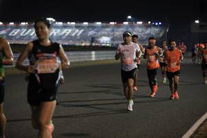 BIB: 7526, 564
                            <button type="button" onclick="openModal(15272648)" class="btn btn-primary btn-sm float-right btn-popup" data-toggle="modal" data-target=".modal-high-quality">
                        <i class="fas fa-shopping-cart"></i> Add to Cart
                    </button>
                                            <button type="button" onclick="isThisMe(15272648, true)" class="btn btn-success btn-sm float-right btn-popup btn-isme hidden" data-toggle="tooltip" data-placement="bottom" title="นี่คือรูปของคุณใช่ไหม คลิกที่นี่เพื่อเอาเข้าอัลบั้ม">
                        <i class="fas fa-plus"></i> Add to album
                    </button>
                    <button type="button" onclick="isThisMe(15272648, false)" class="btn btn-warning btn-sm float-right btn-popup btn-isnotme hidden">
                        <i class="fas fa-ban"></i> Remove from album
                    </button>