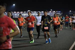 BIB: 0571, 26693, 27496
                            <button type="button" onclick="openModal(15277839)" class="btn btn-primary btn-sm float-right btn-popup" data-toggle="modal" data-target=".modal-high-quality">
                        <i class="fas fa-shopping-cart"></i> Add to Cart
                    </button>
                                            <button type="button" onclick="isThisMe(15277839, true)" class="btn btn-success btn-sm float-right btn-popup btn-isme hidden" data-toggle="tooltip" data-placement="bottom" title="นี่คือรูปของคุณใช่ไหม คลิกที่นี่เพื่อเอาเข้าอัลบั้ม">
                        <i class="fas fa-plus"></i> Add to album
                    </button>
                    <button type="button" onclick="isThisMe(15277839, false)" class="btn btn-warning btn-sm float-right btn-popup btn-isnotme hidden">
                        <i class="fas fa-ban"></i> Remove from album
                    </button>