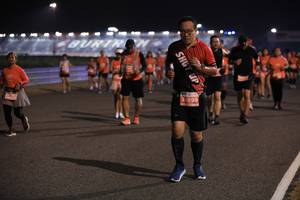 BIB: 899
                            <button type="button" onclick="openModal(15294355)" class="btn btn-primary btn-sm float-right btn-popup" data-toggle="modal" data-target=".modal-high-quality">
                        <i class="fas fa-shopping-cart"></i> Add to Cart
                    </button>
                                            <button type="button" onclick="isThisMe(15294355, true)" class="btn btn-success btn-sm float-right btn-popup btn-isme hidden" data-toggle="tooltip" data-placement="bottom" title="นี่คือรูปของคุณใช่ไหม คลิกที่นี่เพื่อเอาเข้าอัลบั้ม">
                        <i class="fas fa-plus"></i> Add to album
                    </button>
                    <button type="button" onclick="isThisMe(15294355, false)" class="btn btn-warning btn-sm float-right btn-popup btn-isnotme hidden">
                        <i class="fas fa-ban"></i> Remove from album
                    </button>