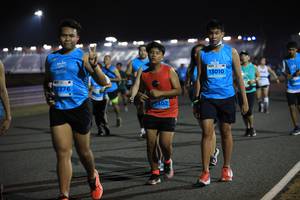 BIB: 13010, 3376, 402
                            <button type="button" onclick="openModal(15177396)" class="btn btn-primary btn-sm float-right btn-popup" data-toggle="modal" data-target=".modal-high-quality">
                        <i class="fas fa-shopping-cart"></i> Add to Cart
                    </button>
                                            <button type="button" onclick="isThisMe(15177396, true)" class="btn btn-success btn-sm float-right btn-popup btn-isme hidden" data-toggle="tooltip" data-placement="bottom" title="นี่คือรูปของคุณใช่ไหม คลิกที่นี่เพื่อเอาเข้าอัลบั้ม">
                        <i class="fas fa-plus"></i> Add to album
                    </button>
                    <button type="button" onclick="isThisMe(15177396, false)" class="btn btn-warning btn-sm float-right btn-popup btn-isnotme hidden">
                        <i class="fas fa-ban"></i> Remove from album
                    </button>