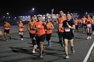 BIB: 250, 23986
                            <button type="button" onclick="openModal(15293340)" class="btn btn-primary btn-sm float-right btn-popup" data-toggle="modal" data-target=".modal-high-quality">
                        <i class="fas fa-shopping-cart"></i> Add to Cart
                    </button>
                                            <button type="button" onclick="isThisMe(15293340, true)" class="btn btn-success btn-sm float-right btn-popup btn-isme hidden" data-toggle="tooltip" data-placement="bottom" title="นี่คือรูปของคุณใช่ไหม คลิกที่นี่เพื่อเอาเข้าอัลบั้ม">
                        <i class="fas fa-plus"></i> Add to album
                    </button>
                    <button type="button" onclick="isThisMe(15293340, false)" class="btn btn-warning btn-sm float-right btn-popup btn-isnotme hidden">
                        <i class="fas fa-ban"></i> Remove from album
                    </button>