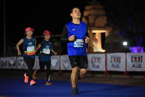 BIB: 40399, 43128, 43255
                            <button type="button" onclick="openModal(15097554)" class="btn btn-primary btn-sm float-right btn-popup" data-toggle="modal" data-target=".modal-high-quality">
                        <i class="fas fa-shopping-cart"></i> Add to Cart
                    </button>
                                            <button type="button" onclick="isThisMe(15097554, true)" class="btn btn-success btn-sm float-right btn-popup btn-isme hidden" data-toggle="tooltip" data-placement="bottom" title="นี่คือรูปของคุณใช่ไหม คลิกที่นี่เพื่อเอาเข้าอัลบั้ม">
                        <i class="fas fa-plus"></i> Add to album
                    </button>
                    <button type="button" onclick="isThisMe(15097554, false)" class="btn btn-warning btn-sm float-right btn-popup btn-isnotme hidden">
                        <i class="fas fa-ban"></i> Remove from album
                    </button>