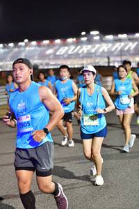 BIB: 0905, 50858
                            <button type="button" onclick="openModal(14876222)" class="btn btn-primary btn-sm float-right btn-popup" data-toggle="modal" data-target=".modal-high-quality">
                        <i class="fas fa-shopping-cart"></i> Add to Cart
                    </button>
                                            <button type="button" onclick="isThisMe(14876222, true)" class="btn btn-success btn-sm float-right btn-popup btn-isme hidden" data-toggle="tooltip" data-placement="bottom" title="นี่คือรูปของคุณใช่ไหม คลิกที่นี่เพื่อเอาเข้าอัลบั้ม">
                        <i class="fas fa-plus"></i> Add to album
                    </button>
                    <button type="button" onclick="isThisMe(14876222, false)" class="btn btn-warning btn-sm float-right btn-popup btn-isnotme hidden">
                        <i class="fas fa-ban"></i> Remove from album
                    </button>