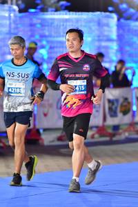 BIB: 415, 42185
                            <button type="button" onclick="openModal(15117330)" class="btn btn-primary btn-sm float-right btn-popup" data-toggle="modal" data-target=".modal-high-quality">
                        <i class="fas fa-shopping-cart"></i> Add to Cart
                    </button>
                                            <button type="button" onclick="isThisMe(15117330, true)" class="btn btn-success btn-sm float-right btn-popup btn-isme hidden" data-toggle="tooltip" data-placement="bottom" title="นี่คือรูปของคุณใช่ไหม คลิกที่นี่เพื่อเอาเข้าอัลบั้ม">
                        <i class="fas fa-plus"></i> Add to album
                    </button>
                    <button type="button" onclick="isThisMe(15117330, false)" class="btn btn-warning btn-sm float-right btn-popup btn-isnotme hidden">
                        <i class="fas fa-ban"></i> Remove from album
                    </button>
