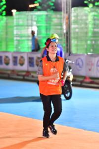 BIB: 992
                            <button type="button" onclick="openModal(15091591)" class="btn btn-primary btn-sm float-right btn-popup" data-toggle="modal" data-target=".modal-high-quality">
                        <i class="fas fa-shopping-cart"></i> Add to Cart
                    </button>
                                            <button type="button" onclick="isThisMe(15091591, true)" class="btn btn-success btn-sm float-right btn-popup btn-isme hidden" data-toggle="tooltip" data-placement="bottom" title="นี่คือรูปของคุณใช่ไหม คลิกที่นี่เพื่อเอาเข้าอัลบั้ม">
                        <i class="fas fa-plus"></i> Add to album
                    </button>
                    <button type="button" onclick="isThisMe(15091591, false)" class="btn btn-warning btn-sm float-right btn-popup btn-isnotme hidden">
                        <i class="fas fa-ban"></i> Remove from album
                    </button>