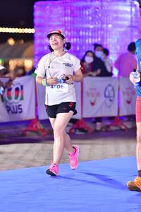 BIB: 406
                            <button type="button" onclick="openModal(15106132)" class="btn btn-primary btn-sm float-right btn-popup" data-toggle="modal" data-target=".modal-high-quality">
                        <i class="fas fa-shopping-cart"></i> Add to Cart
                    </button>
                                            <button type="button" onclick="isThisMe(15106132, true)" class="btn btn-success btn-sm float-right btn-popup btn-isme hidden" data-toggle="tooltip" data-placement="bottom" title="นี่คือรูปของคุณใช่ไหม คลิกที่นี่เพื่อเอาเข้าอัลบั้ม">
                        <i class="fas fa-plus"></i> Add to album
                    </button>
                    <button type="button" onclick="isThisMe(15106132, false)" class="btn btn-warning btn-sm float-right btn-popup btn-isnotme hidden">
                        <i class="fas fa-ban"></i> Remove from album
                    </button>