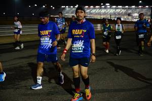 BIB: 0665, 42574
                            <button type="button" onclick="openModal(14058055)" class="btn btn-primary btn-sm float-right btn-popup" data-toggle="modal" data-target=".modal-high-quality">
                        <i class="fas fa-shopping-cart"></i> Add to Cart
                    </button>
                                            <button type="button" onclick="isThisMe(14058055, true)" class="btn btn-success btn-sm float-right btn-popup btn-isme hidden" data-toggle="tooltip" data-placement="bottom" title="นี่คือรูปของคุณใช่ไหม คลิกที่นี่เพื่อเอาเข้าอัลบั้ม">
                        <i class="fas fa-plus"></i> Add to album
                    </button>
                    <button type="button" onclick="isThisMe(14058055, false)" class="btn btn-warning btn-sm float-right btn-popup btn-isnotme hidden">
                        <i class="fas fa-ban"></i> Remove from album
                    </button>