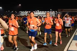 BIB: 090, 252, 3128
                            <button type="button" onclick="openModal(14073043)" class="btn btn-primary btn-sm float-right btn-popup" data-toggle="modal" data-target=".modal-high-quality">
                        <i class="fas fa-shopping-cart"></i> Add to Cart
                    </button>
                                            <button type="button" onclick="isThisMe(14073043, true)" class="btn btn-success btn-sm float-right btn-popup btn-isme hidden" data-toggle="tooltip" data-placement="bottom" title="นี่คือรูปของคุณใช่ไหม คลิกที่นี่เพื่อเอาเข้าอัลบั้ม">
                        <i class="fas fa-plus"></i> Add to album
                    </button>
                    <button type="button" onclick="isThisMe(14073043, false)" class="btn btn-warning btn-sm float-right btn-popup btn-isnotme hidden">
                        <i class="fas fa-ban"></i> Remove from album
                    </button>