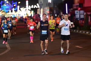 BIB: 41016, 42163
                            <button type="button" onclick="openModal(13870121)" class="btn btn-primary btn-sm float-right btn-popup" data-toggle="modal" data-target=".modal-high-quality">
                        <i class="fas fa-shopping-cart"></i> Add to Cart
                    </button>
                                            <button type="button" onclick="isThisMe(13870121, true)" class="btn btn-success btn-sm float-right btn-popup btn-isme hidden" data-toggle="tooltip" data-placement="bottom" title="นี่คือรูปของคุณใช่ไหม คลิกที่นี่เพื่อเอาเข้าอัลบั้ม">
                        <i class="fas fa-plus"></i> Add to album
                    </button>
                    <button type="button" onclick="isThisMe(13870121, false)" class="btn btn-warning btn-sm float-right btn-popup btn-isnotme hidden">
                        <i class="fas fa-ban"></i> Remove from album
                    </button>