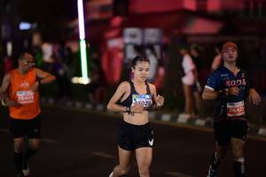 BIB: 400, 25403, 028, 26421
                            <button type="button" onclick="openModal(13994249)" class="btn btn-primary btn-sm float-right btn-popup" data-toggle="modal" data-target=".modal-high-quality">
                        <i class="fas fa-shopping-cart"></i> Add to Cart
                    </button>
                                            <button type="button" onclick="isThisMe(13994249, true)" class="btn btn-success btn-sm float-right btn-popup btn-isme hidden" data-toggle="tooltip" data-placement="bottom" title="นี่คือรูปของคุณใช่ไหม คลิกที่นี่เพื่อเอาเข้าอัลบั้ม">
                        <i class="fas fa-plus"></i> Add to album
                    </button>
                    <button type="button" onclick="isThisMe(13994249, false)" class="btn btn-warning btn-sm float-right btn-popup btn-isnotme hidden">
                        <i class="fas fa-ban"></i> Remove from album
                    </button>